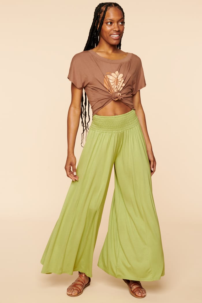How To Wear Wide Leg Pants For Workouts  Leisure  Gymwearmovement