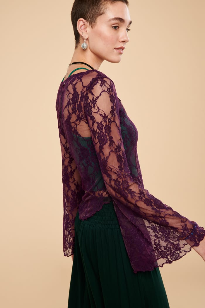 Lace flare hotsell sleeve top