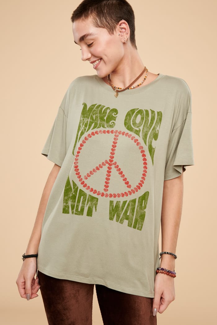 T shirt war sale